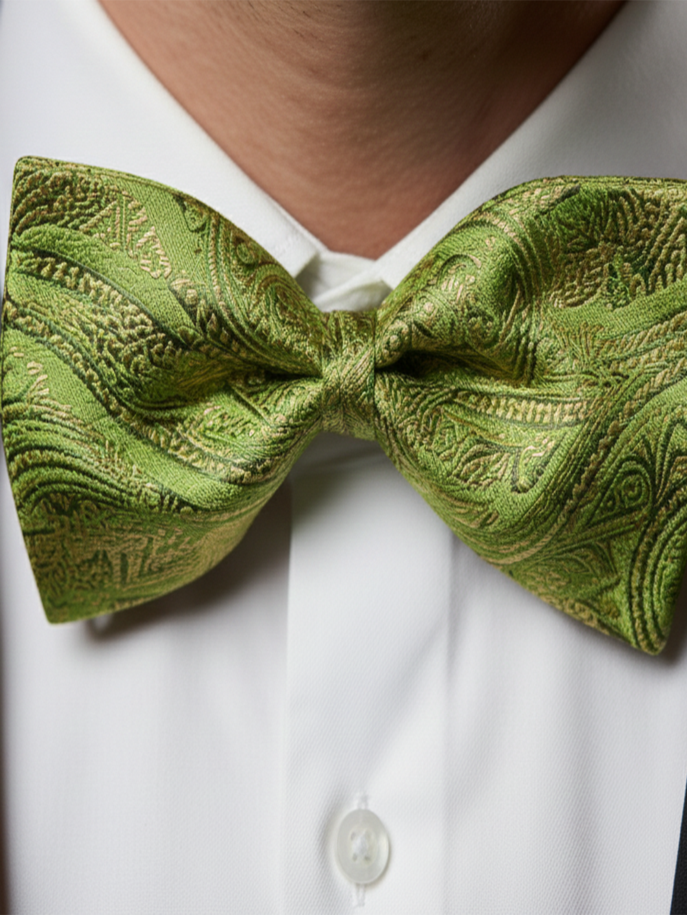 Green Paisley Jacquard Bow Tie – Stylish Formal Accessory - Image 2